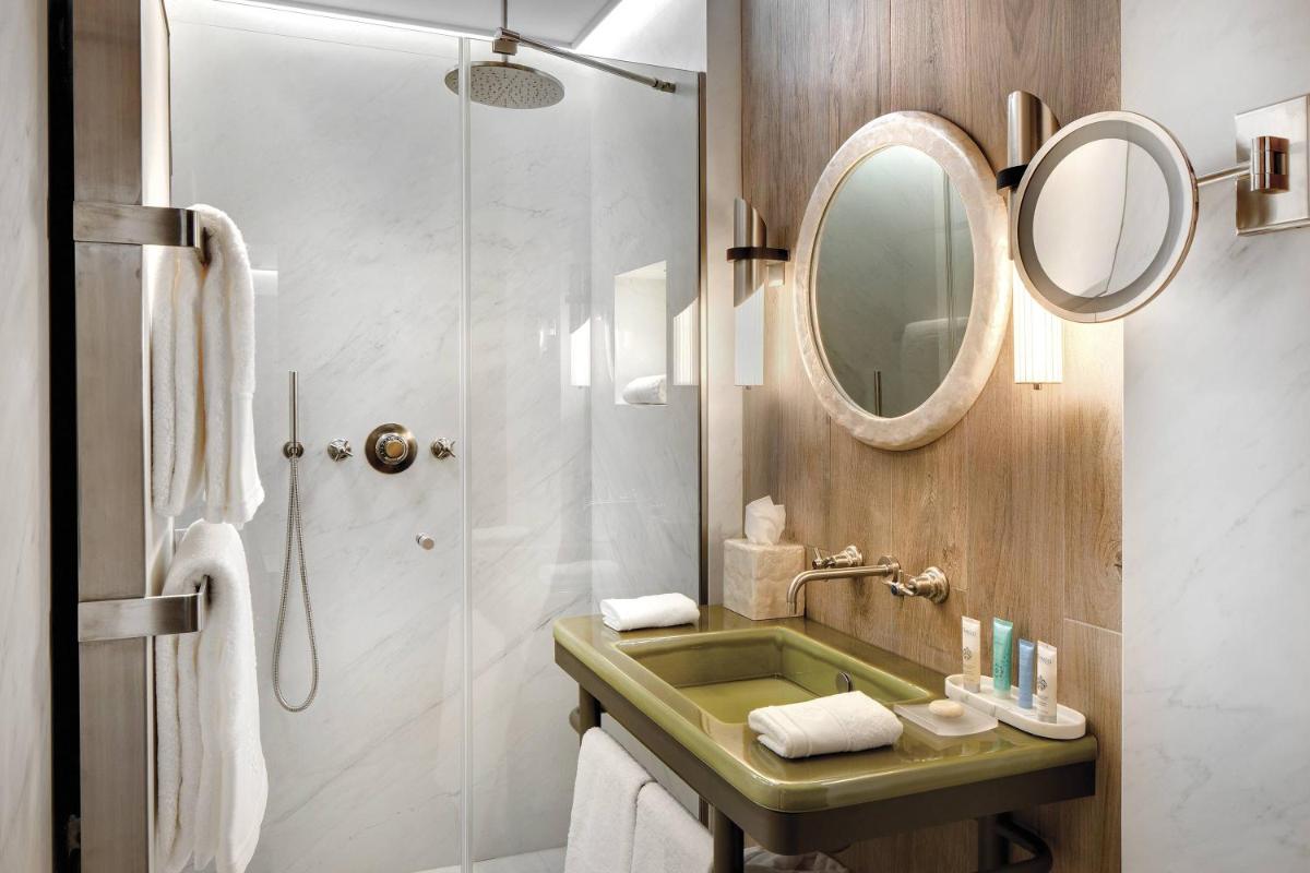 Salle de bains dans l'établissement La Demeure Montaigne