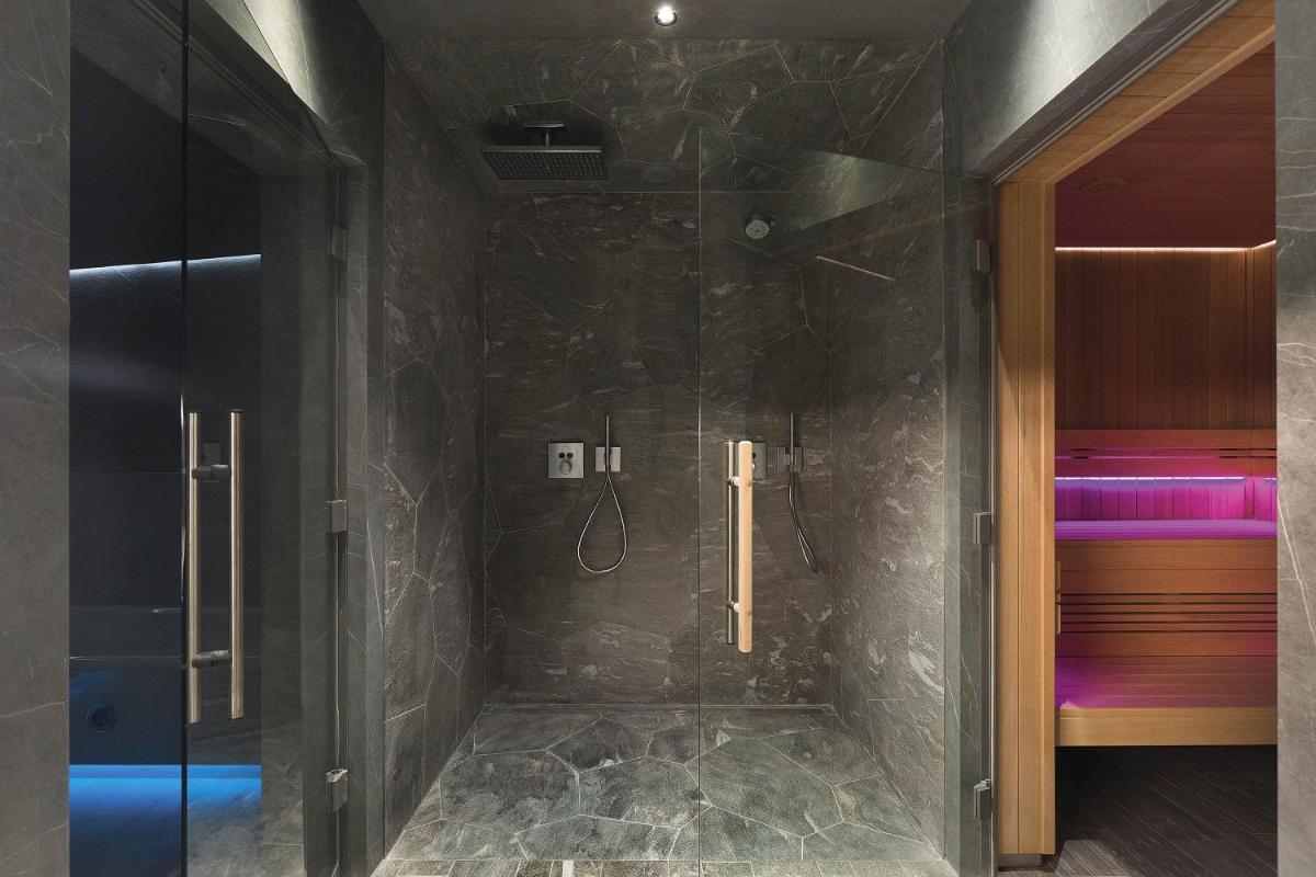 Salle de bains dans l'établissement La Demeure Montaigne