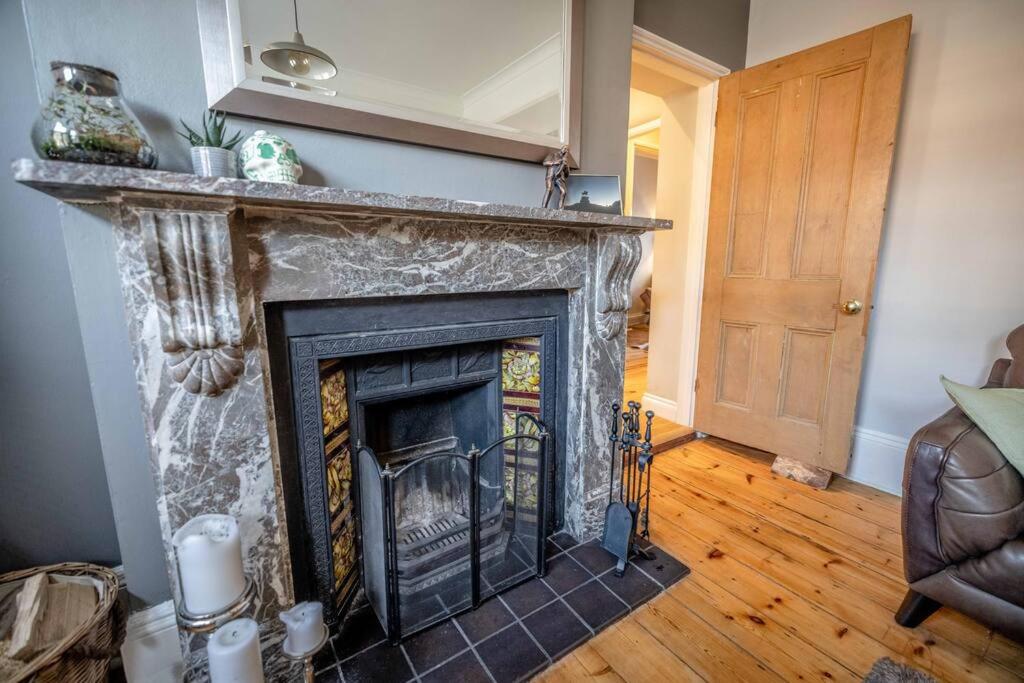 COUPLES RETREAT - THE LONG WALK, WINDSOR CASTLE - Housity