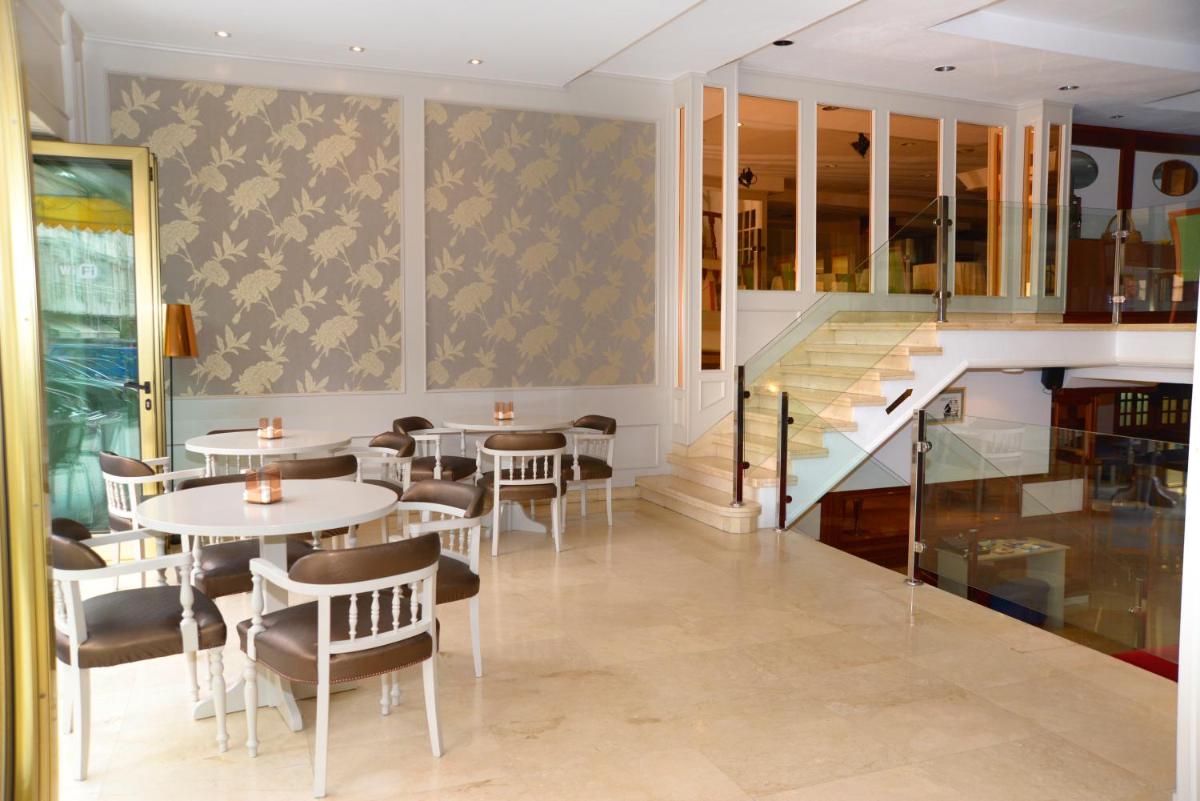 Hotel Serantes - Housity