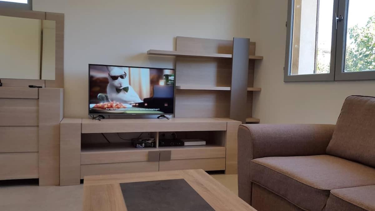 Studio climatisé avec terrasse et Wi FI . - Housity