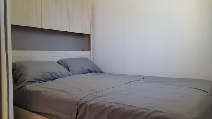 Studio climatisé avec terrasse et Wi FI . - Housity