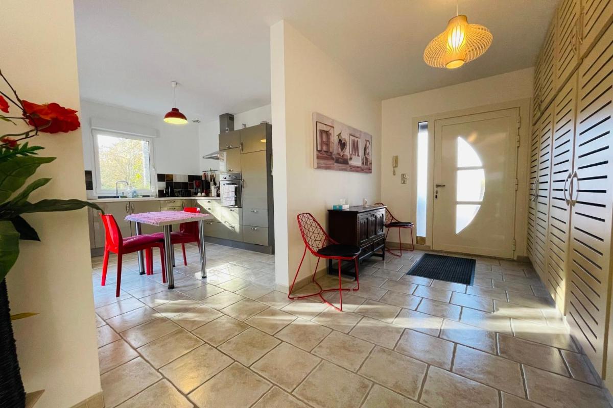 Beautiful house with large terrace in the heart of Touraine - Housity