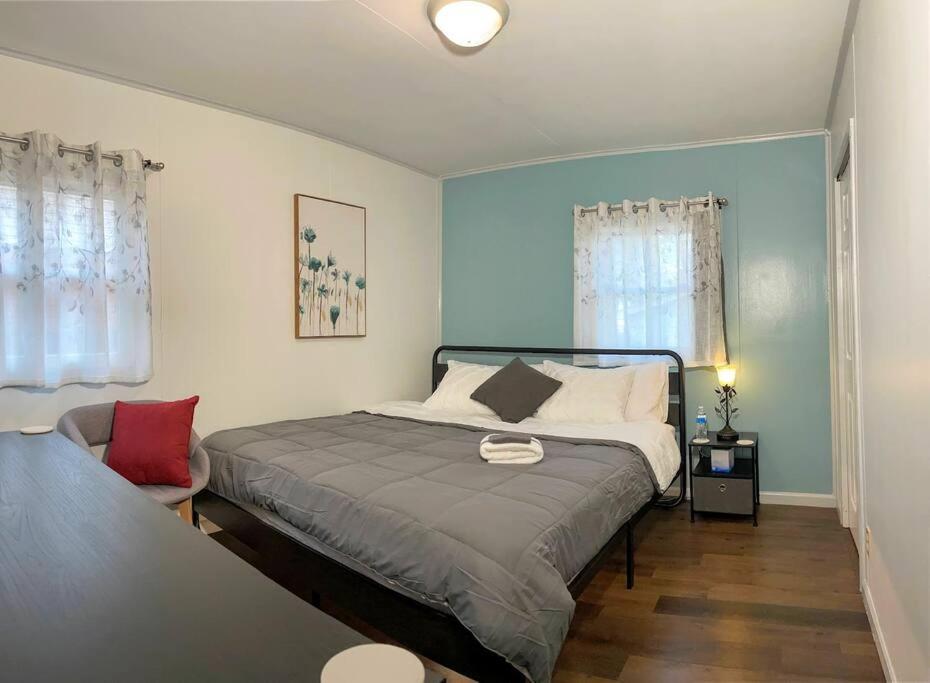 *King bed/3bds house Near Naval Base & 6Flags* - Housity
