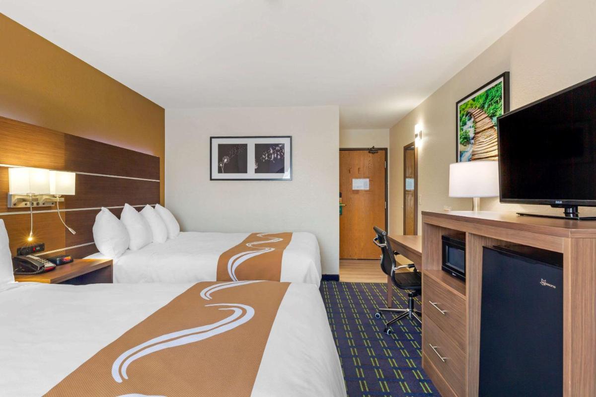 Quality Inn Lee - Lenox South - Housity
