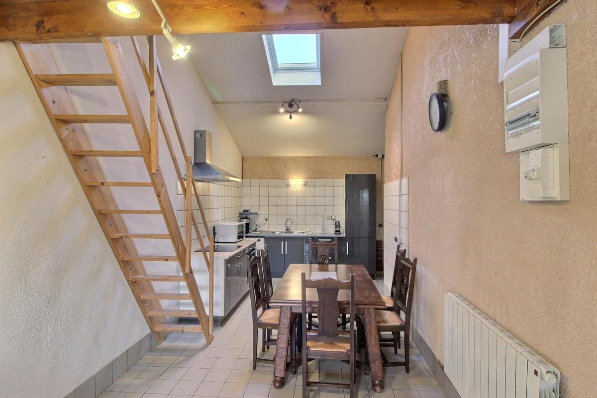 Winegrower's House in Vergisson - Housity