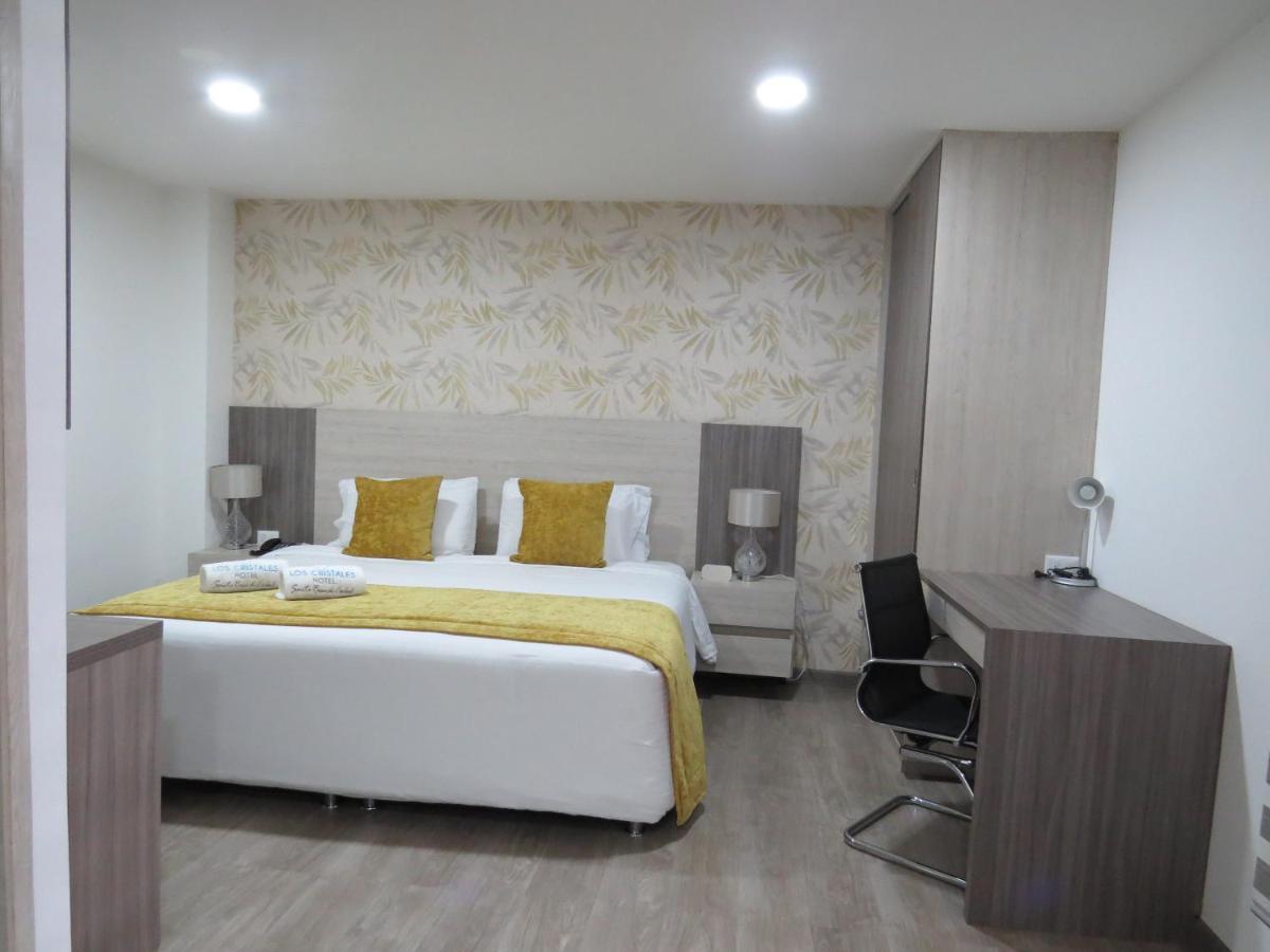 Hotel Los Cristales - Housity