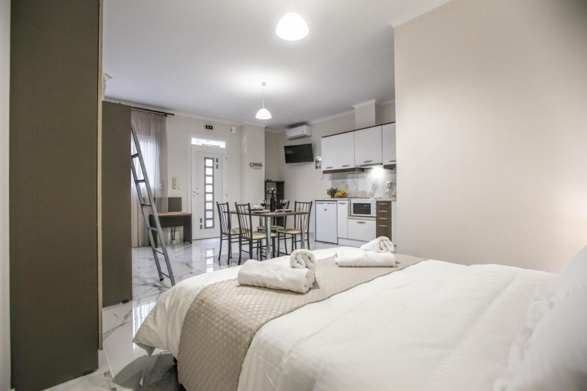 Del Sol #2 Meteora Luxurious Family Suites - Housity