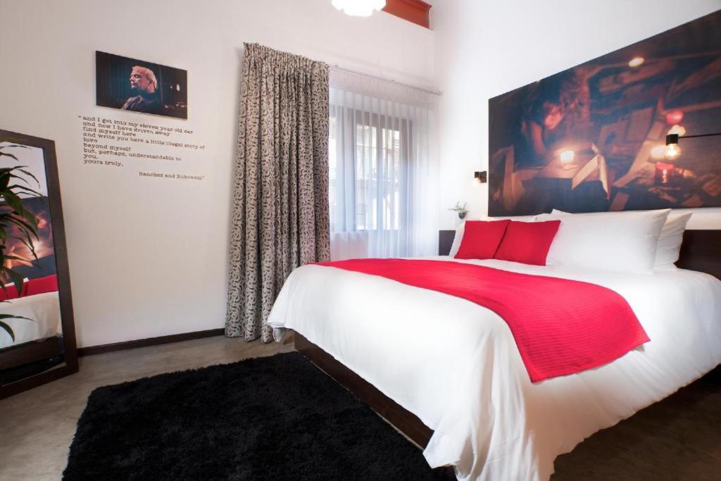 Tantalo Hotel - Kitchen - Roofbar - Housity