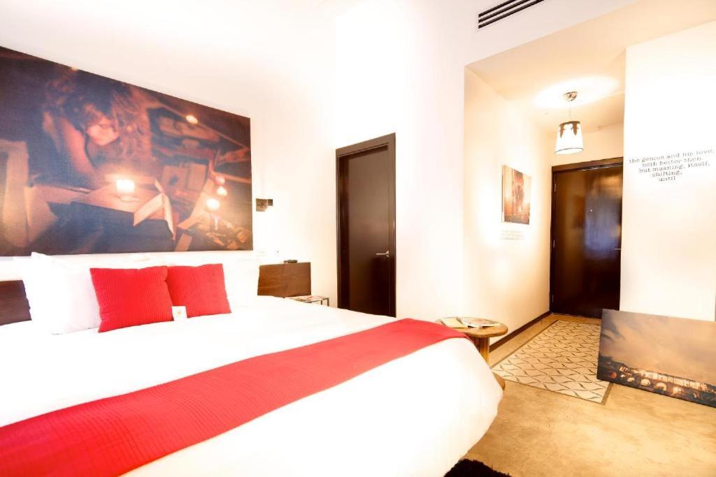 Tantalo Hotel - Kitchen - Roofbar - Housity
