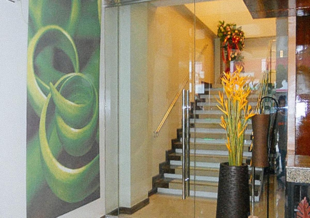 Sky Garden Hotel by RedDoorz - Housity