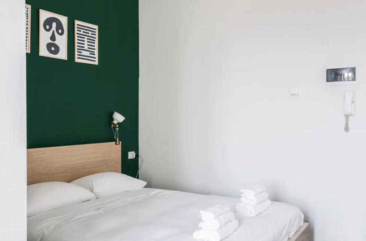 Minimal and Charming studio in Isola District-Via Farini - Housity