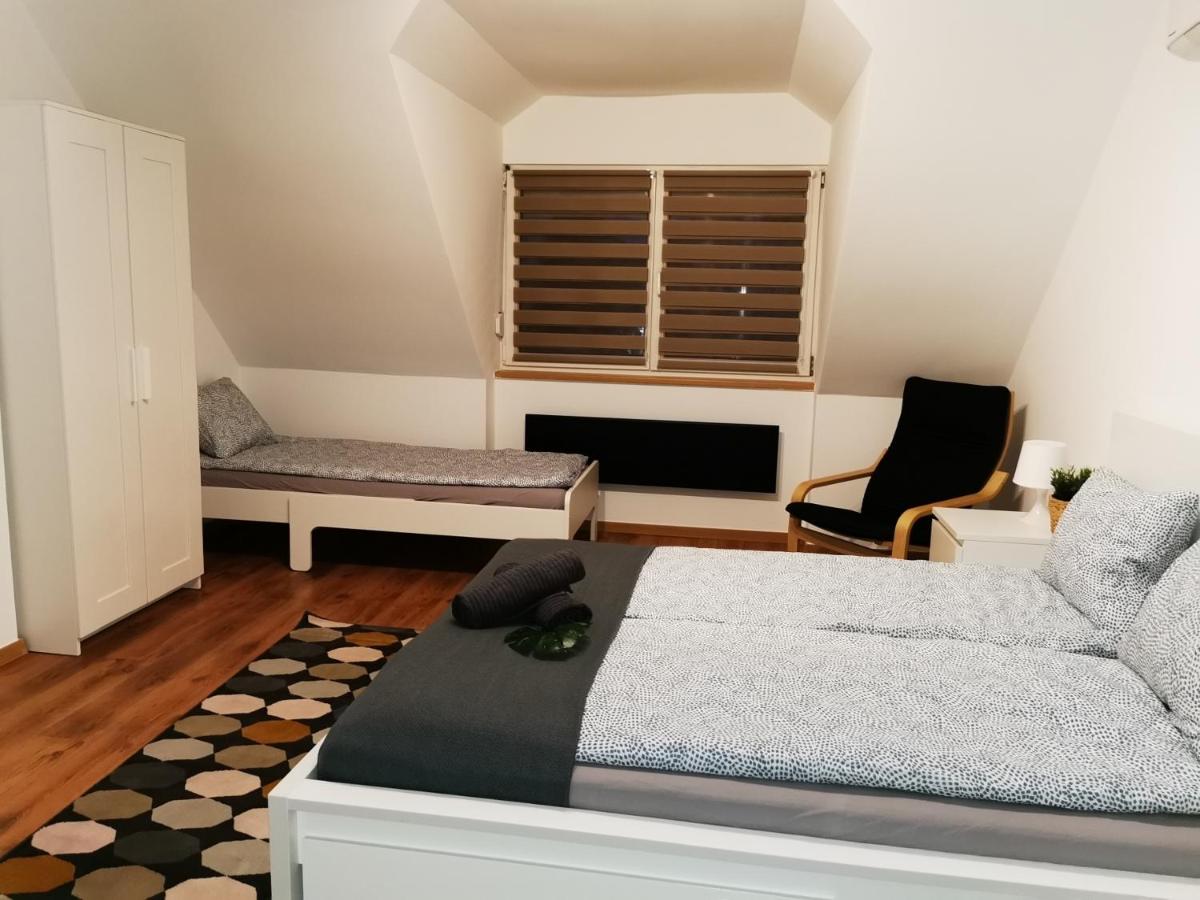 Pintes 38 A - Housity