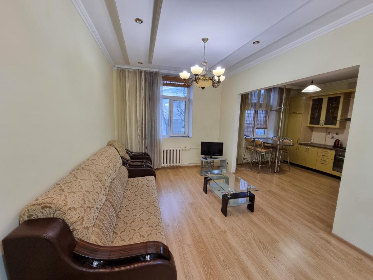 Suitetrails - Stefan cel Mare Apartment with 2 rooms in the heart of Chisinau