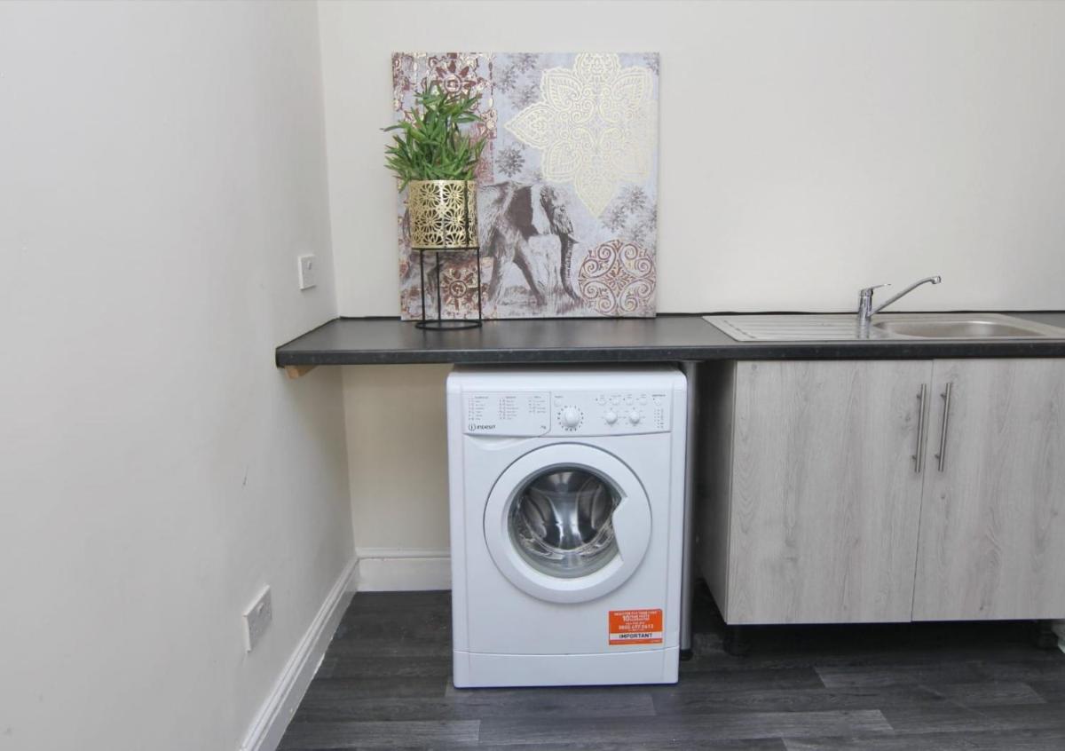 Lovely Twin Bed Studio Near Coventry Shopping Centre - Hizvo