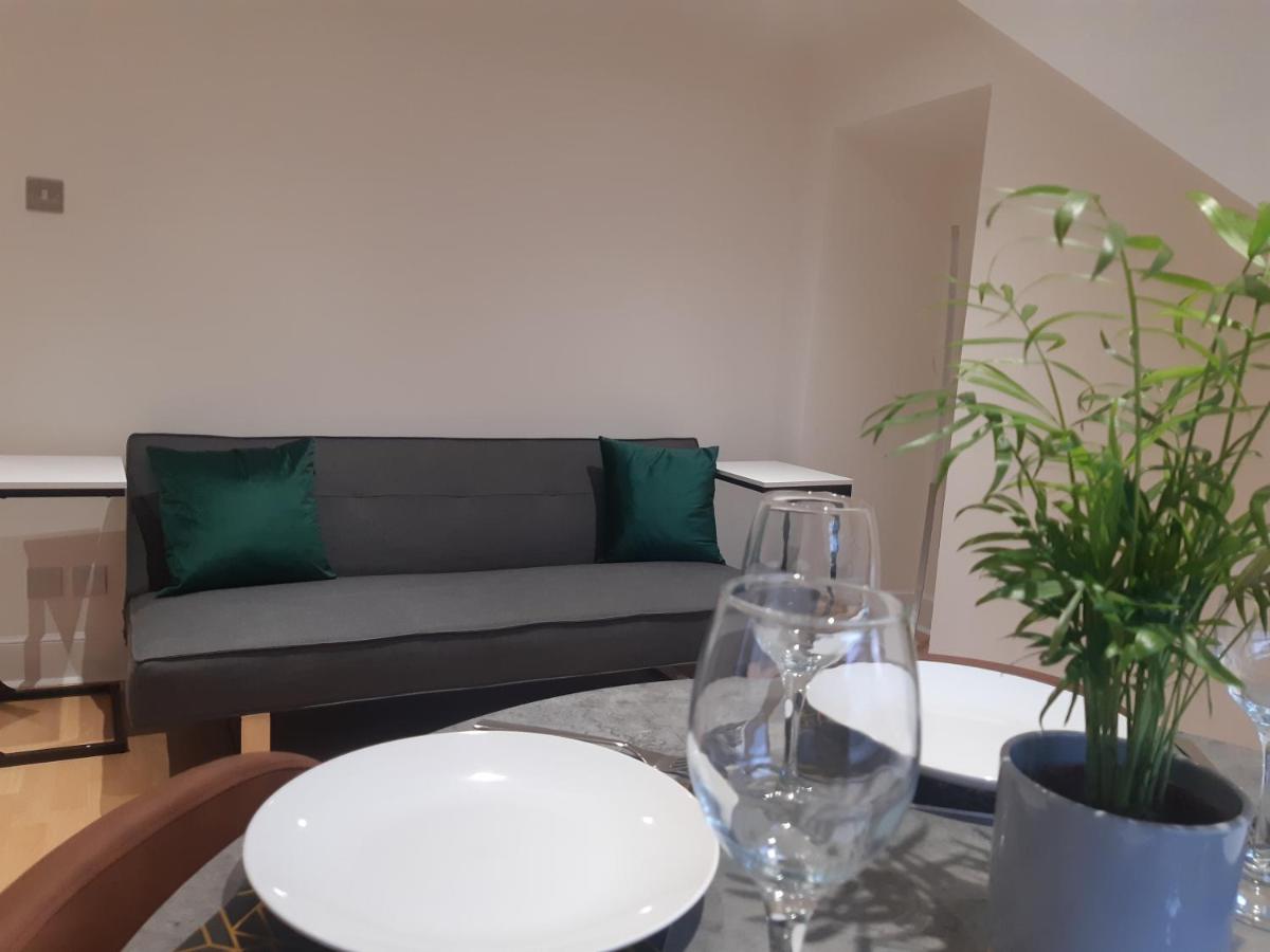 Crown Central Apartments - Housity