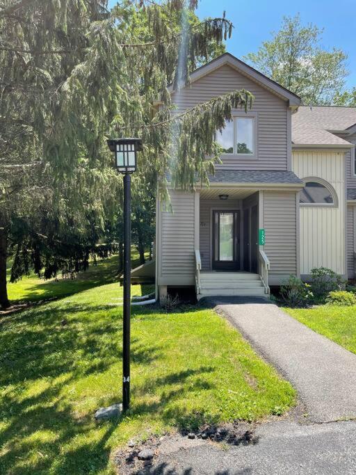 Pocono Shawnee Mountain Townhouse - Housity