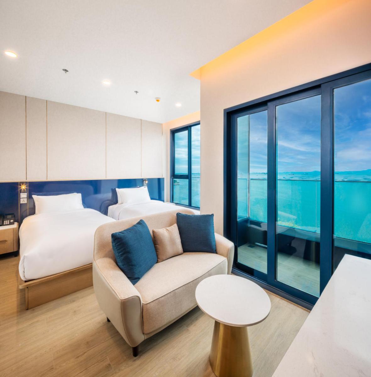 S Sriracha Hotel & Residence - Housity