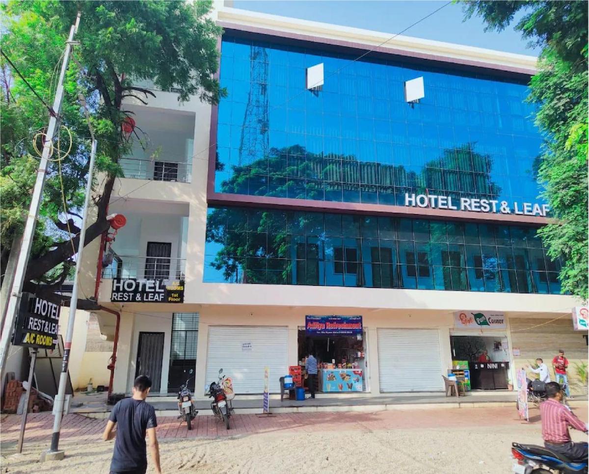 Hotel Rest And Leaf - Housity