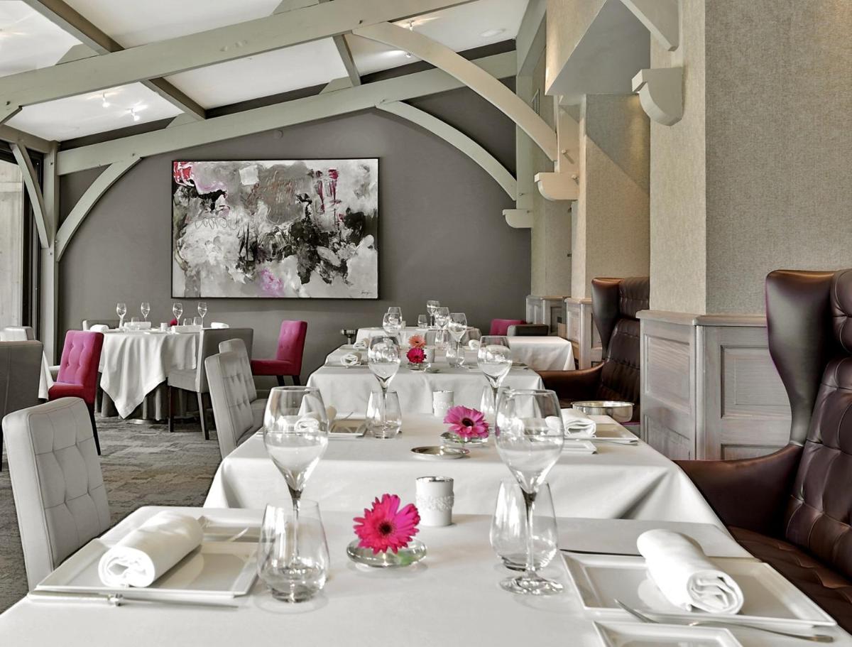 Coin salon dans l'établissement Les Glycines - Hôtel & Spa - Teritoria