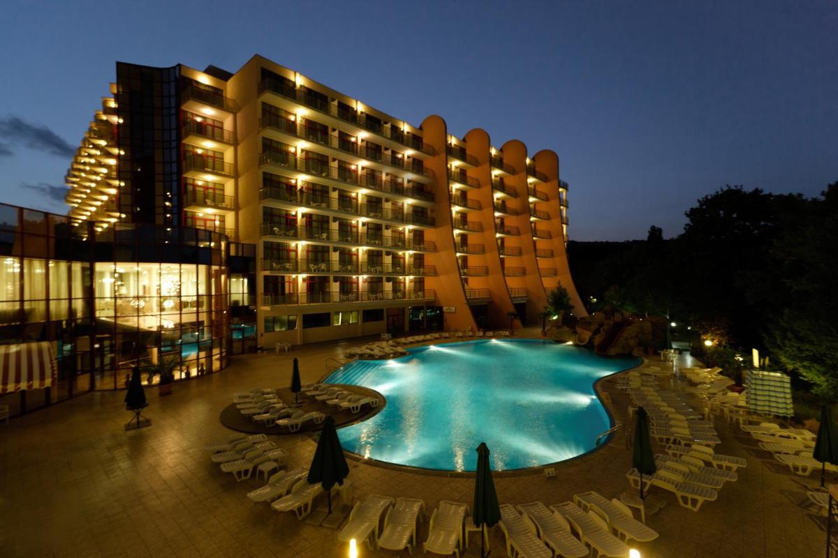 Helios Spa Hotel - Children Slides, Pool, Entertainment & All-Inclusive - Housity