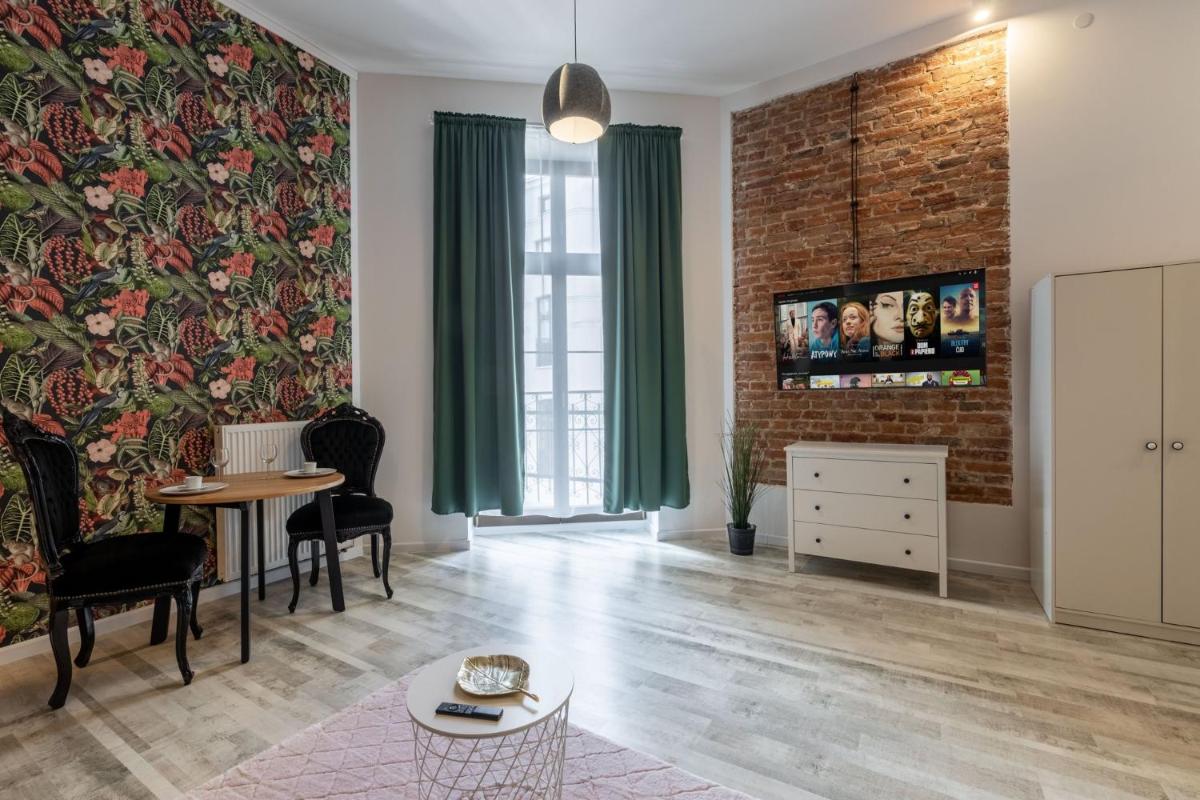 Suitetrails - BAST 18 Apartamenty Manufaktura Centrum Miasta Legionów 18 Parking bezpłatny