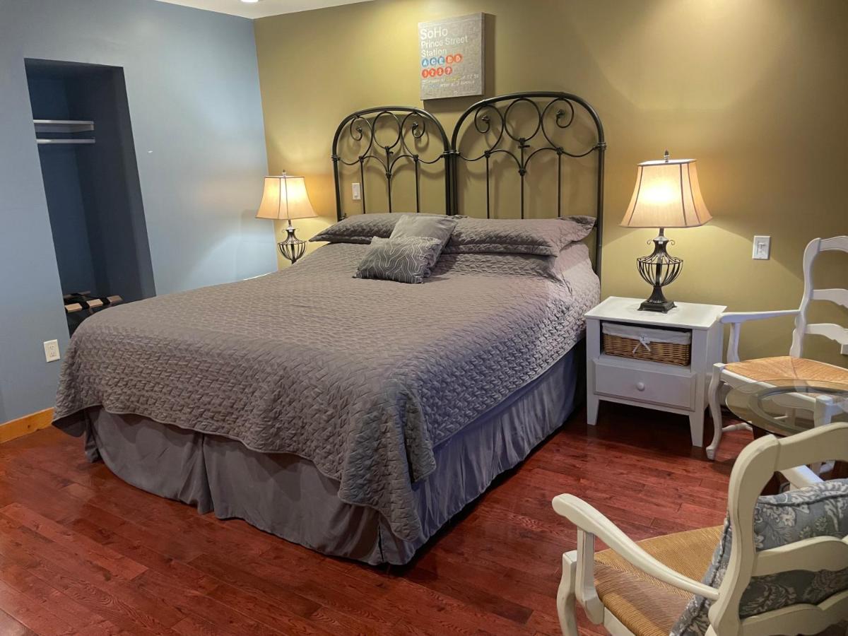 Village Inn Saugerties - Housity