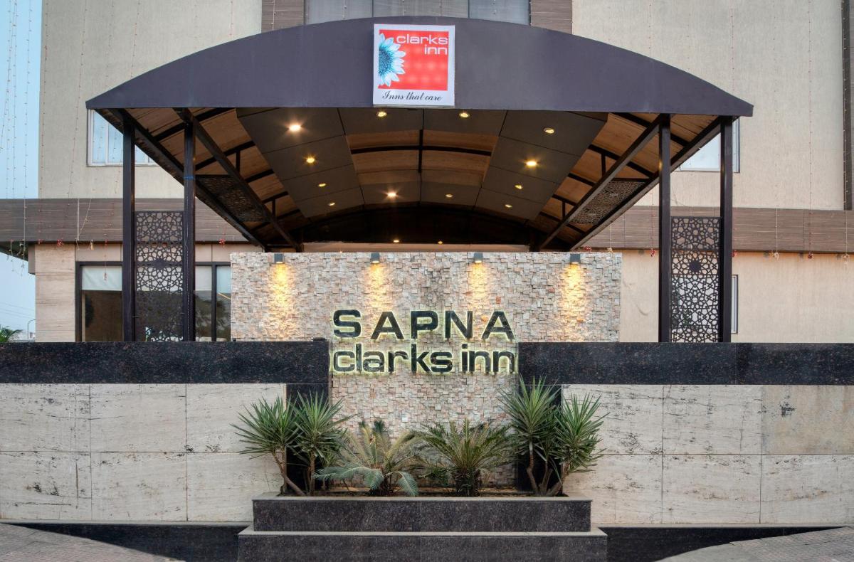 Suitetrails - Sapna Clarks Inn Lucknow