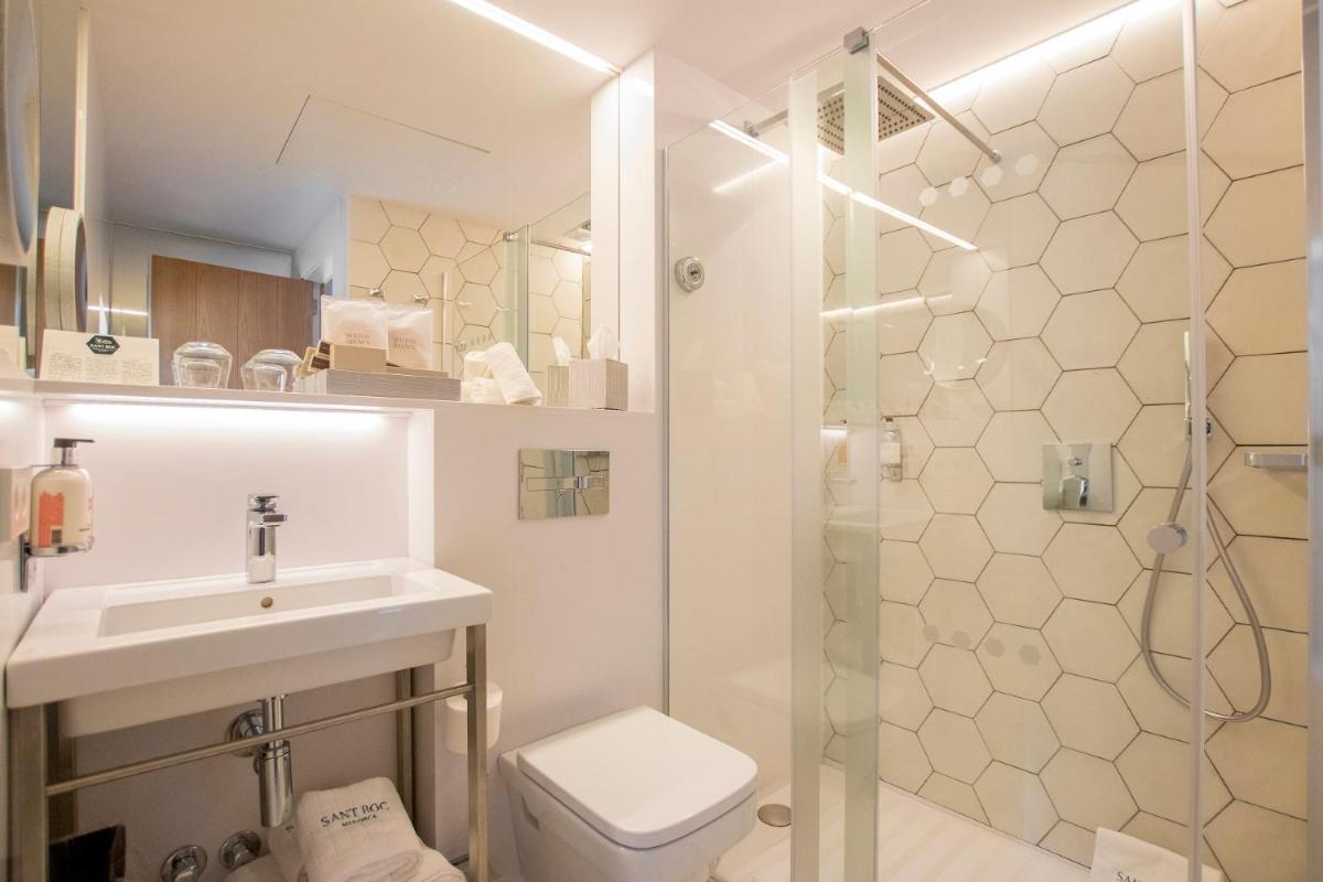 Un baño de Boutique Hotel Sant Roc & Spa