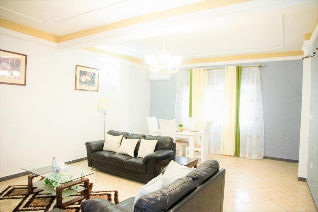 ABT Apartments Bonapriso-7Mins From Airport - Housity