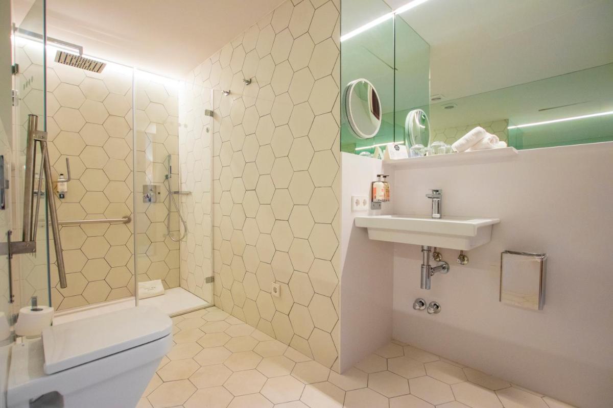 Un baño de Boutique Hotel Sant Roc & Spa