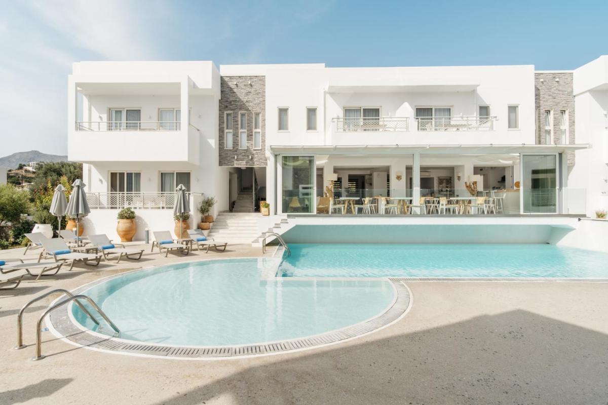 Cyano Hotel - Housity