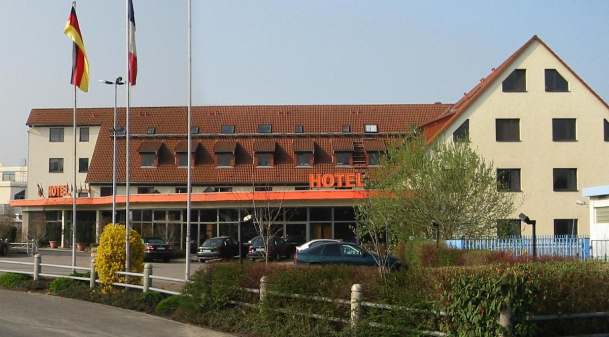 WEST Hotel an der Sächsischen Weinstrasse - Housity