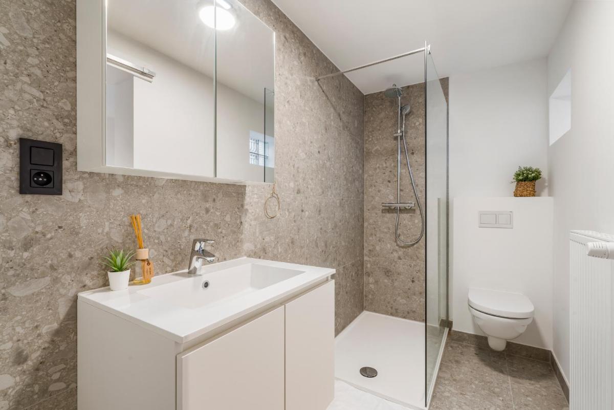 Cosy, furnished & renovated flat with outside lounge - Housity