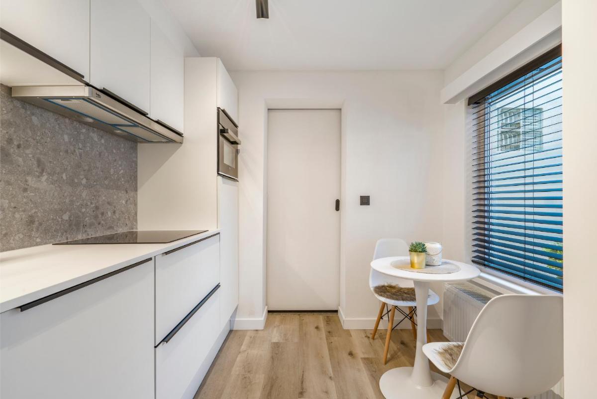 Cosy, furnished & renovated flat with outside lounge - Housity