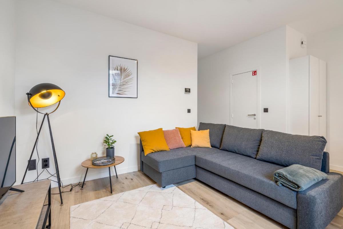 Cosy, furnished & renovated flat with outside lounge - Housity
