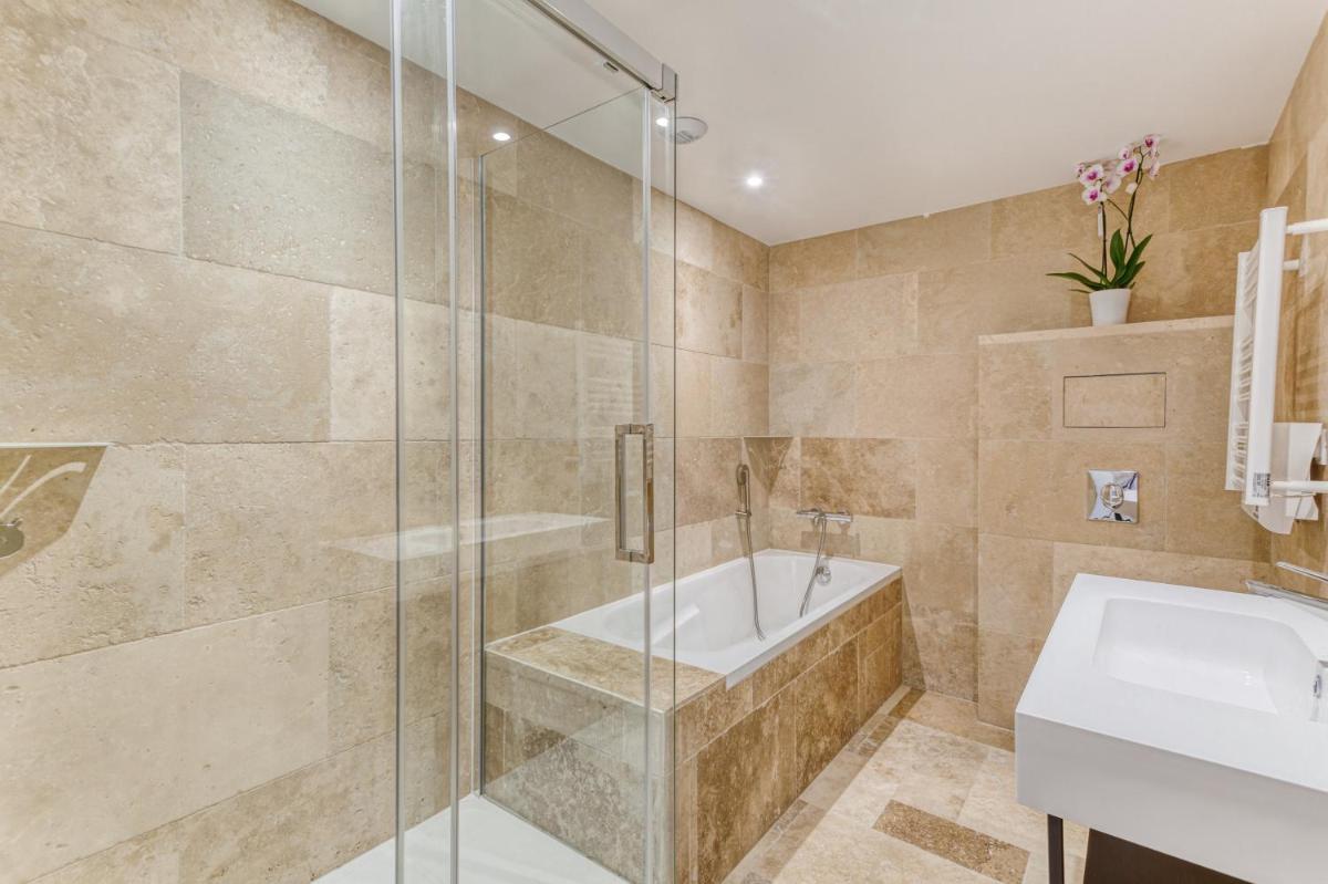 DOMAINE DE LA NERTHE- HOTEL PROVENCE MEDITERRANEE - Housity