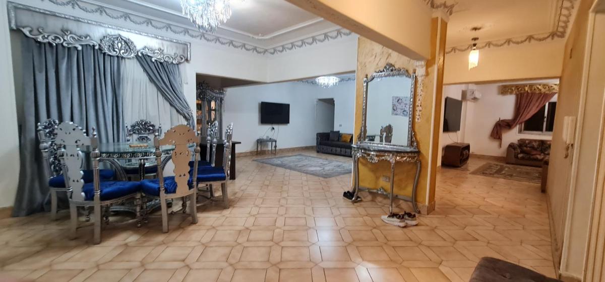 Suitetrails - 3 Bedroom Luxury Apartment at the Heart of Cairo