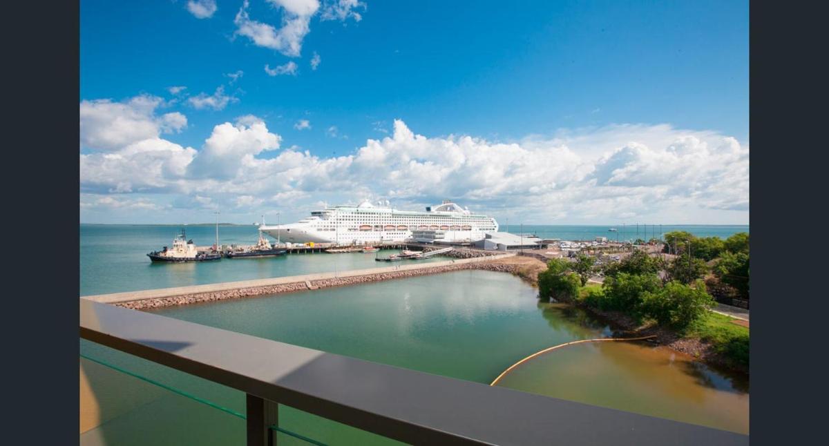NEW - ZEN AT THE WATERFRONT - Luxury Waterfront Holiday Home for Families & Friends - Housity