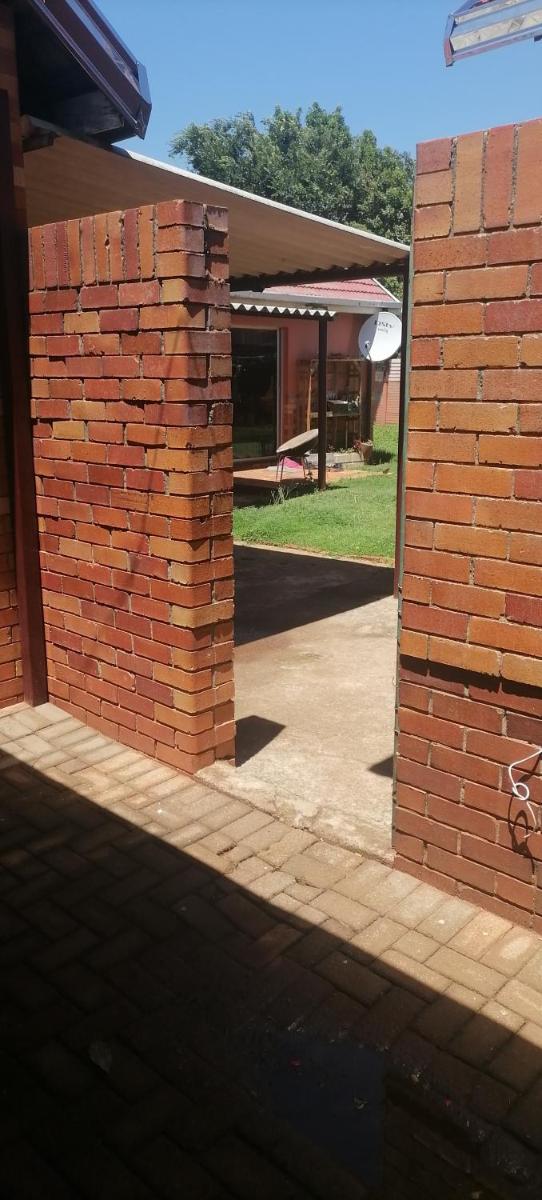 Orchid Doll Guesthouse - Housity