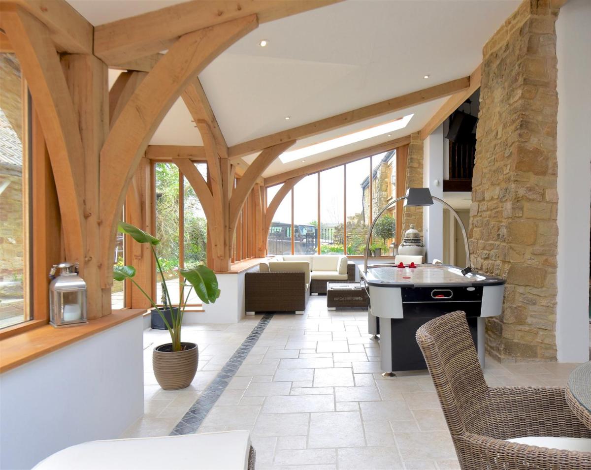The Little Stable at Flos Cottages - Housity