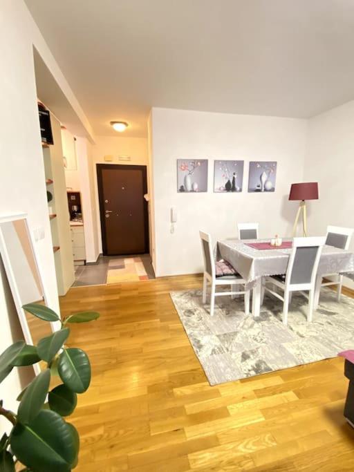 Suitetrails - Sara’s Star Apartment at Prishtina Stars