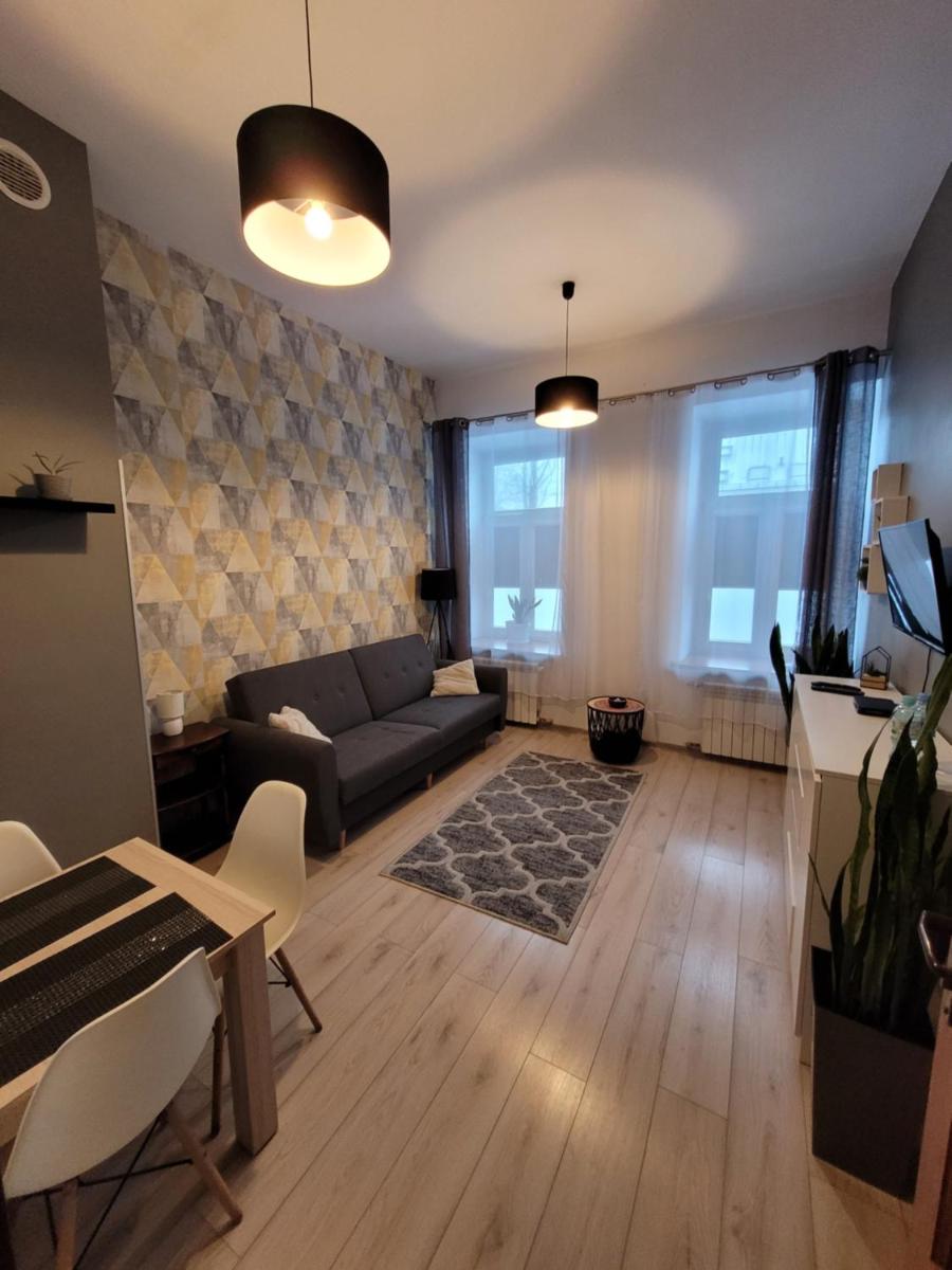 Pokoje przy Arkadii - Housity