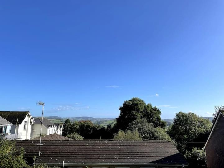 Self-catering studio in beautiful Charmouth - Housity