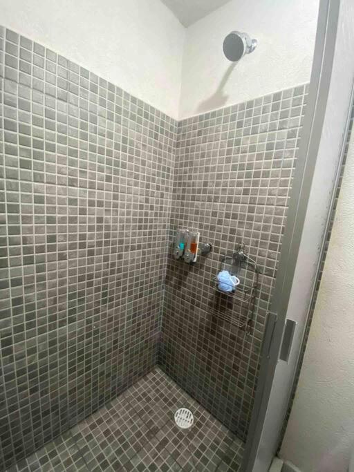 Apartamento minimalista en zona muy centrica de Guadalajara - Housity