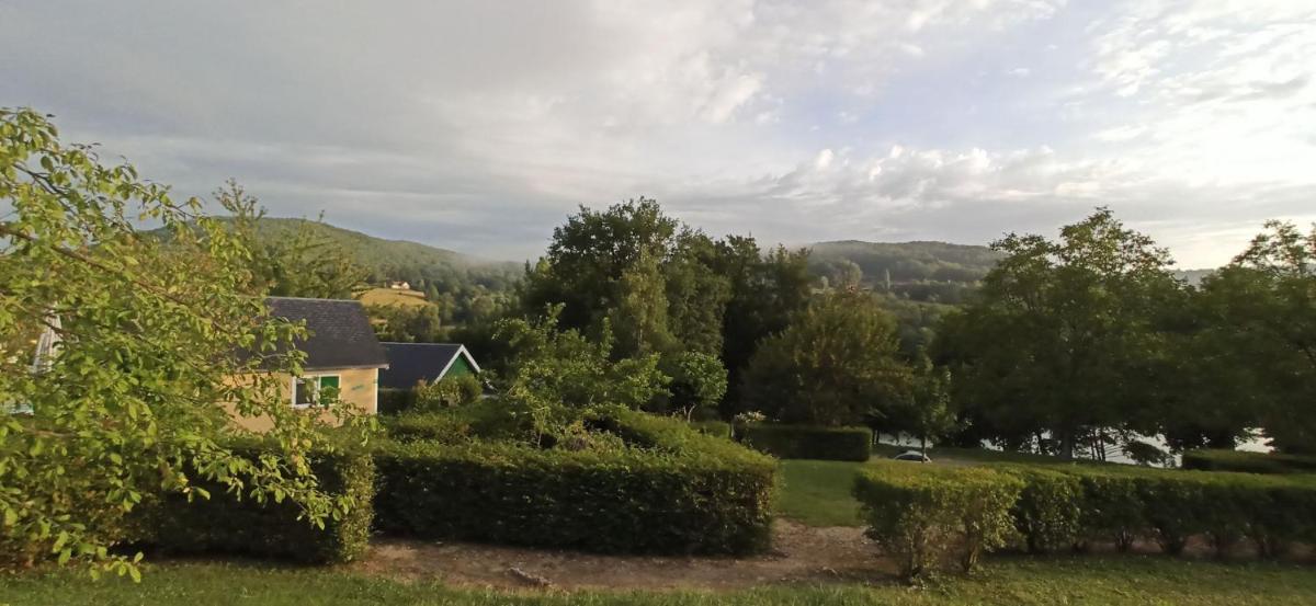 Bungalow Port Couzages-Lac du Causse- Corrèze - Housity