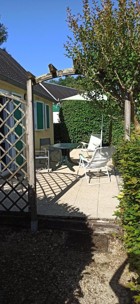 Bungalow Port Couzages-Lac du Causse- Corrèze - Housity