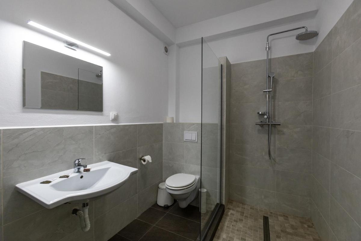 Volo Guest House - Housity