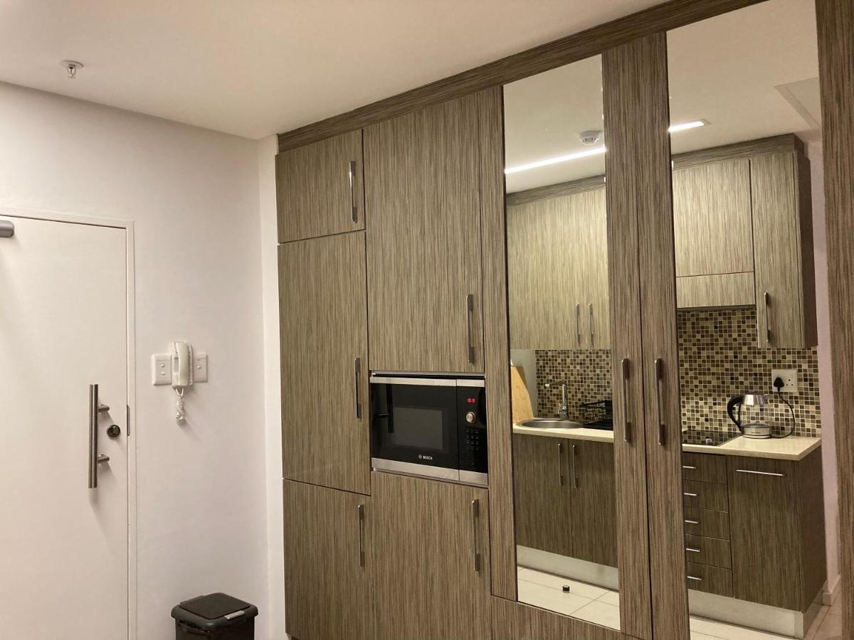 Urban Awe Apartment: iTowers 21st Floor - Housity