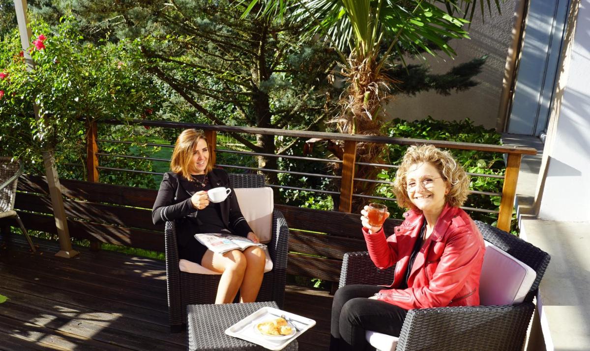 Clients de l'établissement Logis hôtel Aux Berges de l'Aveyron
